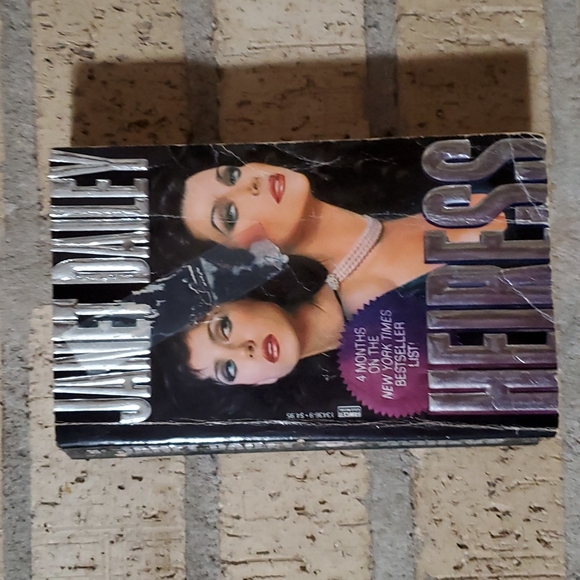 Heiress by Janet Dailey - Picture 1 of 2